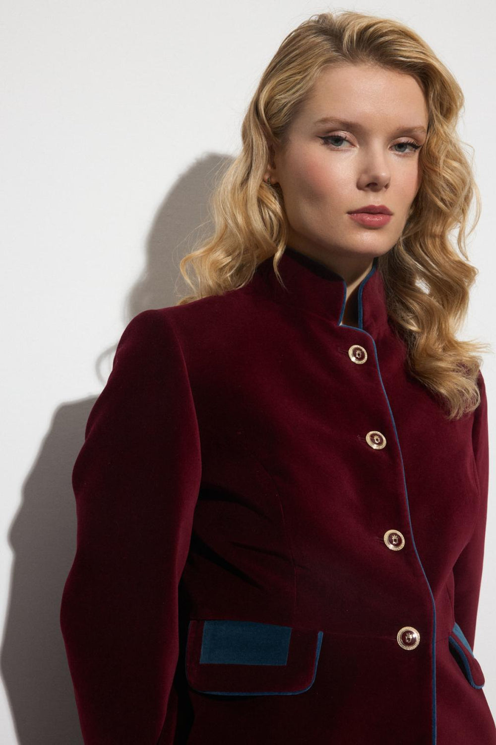 Americana Carcesa Petroleo TINTA Y BARILOCHE