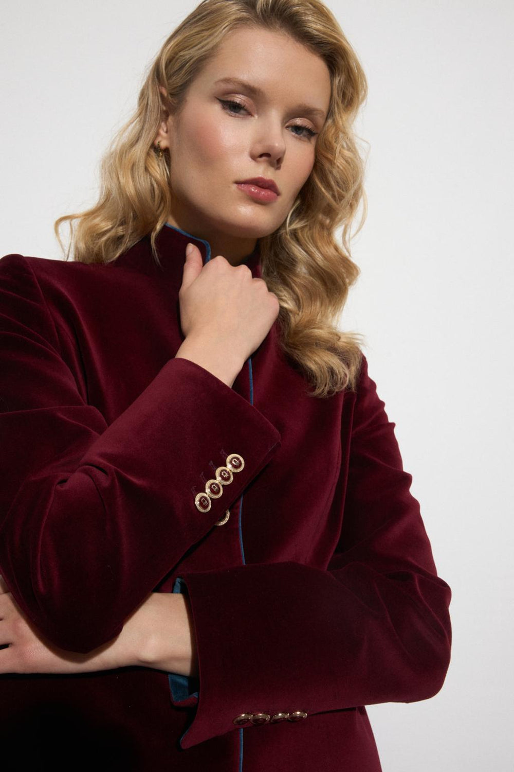 Americana Carcesa Petroleo TINTA Y BARILOCHE