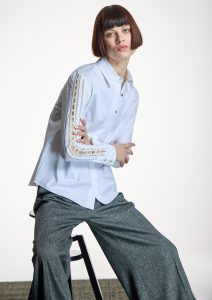 Camisa blanca con manga calada ALBA CONDE