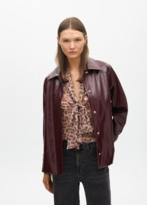 Chaqueta recta efecto charol LOLA CASADEMUNT