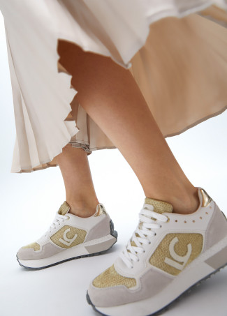 Deportiva con suela personalizada y detalles dorados LOLA CASADEMUNT