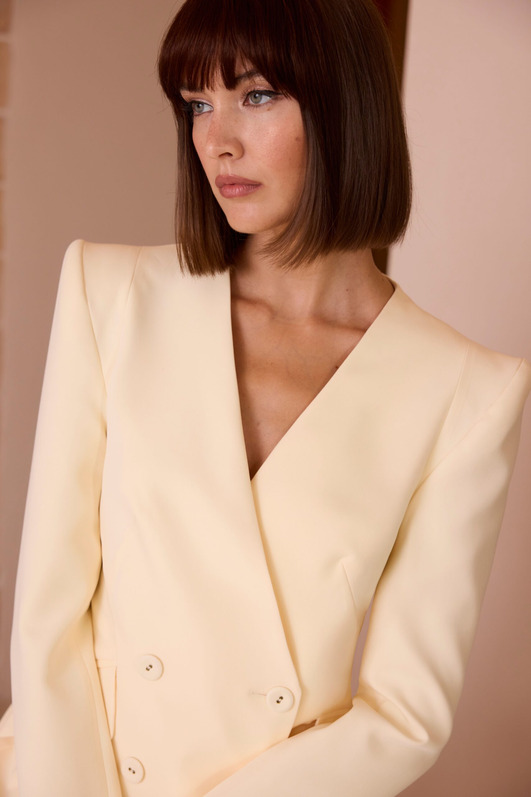 Conjunto de chaqueta con hombreras CARLA RUIZ