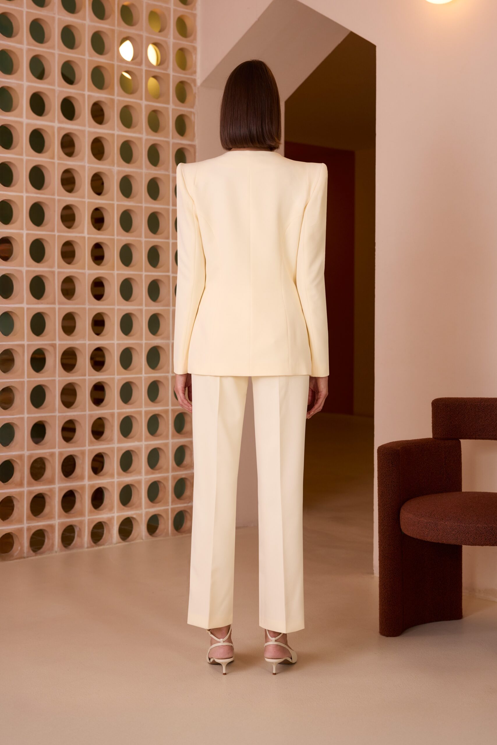 Conjunto de chaqueta con hombreras CARLA RUIZ