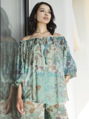 Blusa estampada en mezcla de seda con detalles de punto