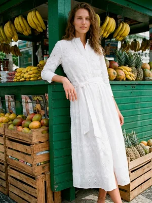Vestido blanco bordado con cinturón VILAGALLO