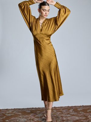 Vestido de satén mostaza ALBA CONDE