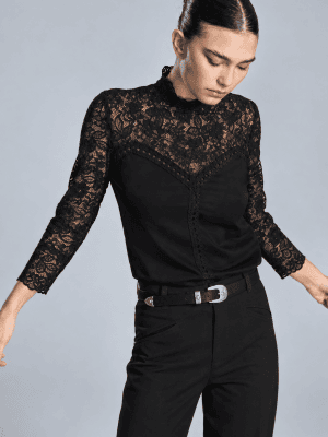Blusa negra con encaje floral ALBA CONDE