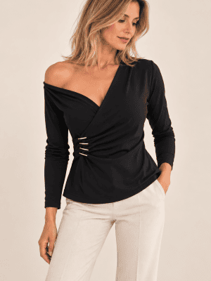 Top negro piezas metálicas CARLA RUIZ