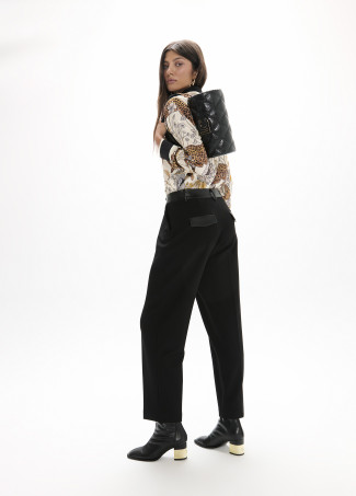 Pantalón fit con cinturilla a contraste LOLA CASADEMUNT