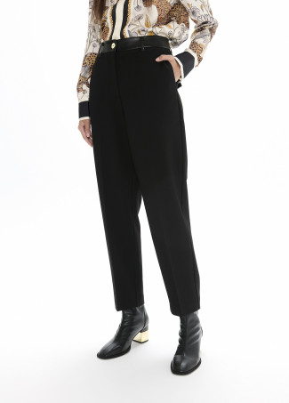 Pantalón fit con cinturilla a contraste LOLA CASADEMUNT