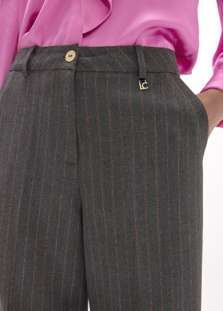 Pantalón recto raya diplomática gris y granate LOLA CASADEMUNT