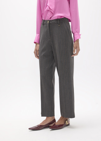 Pantalón recto raya diplomática gris y granate LOLA CASADEMUNT