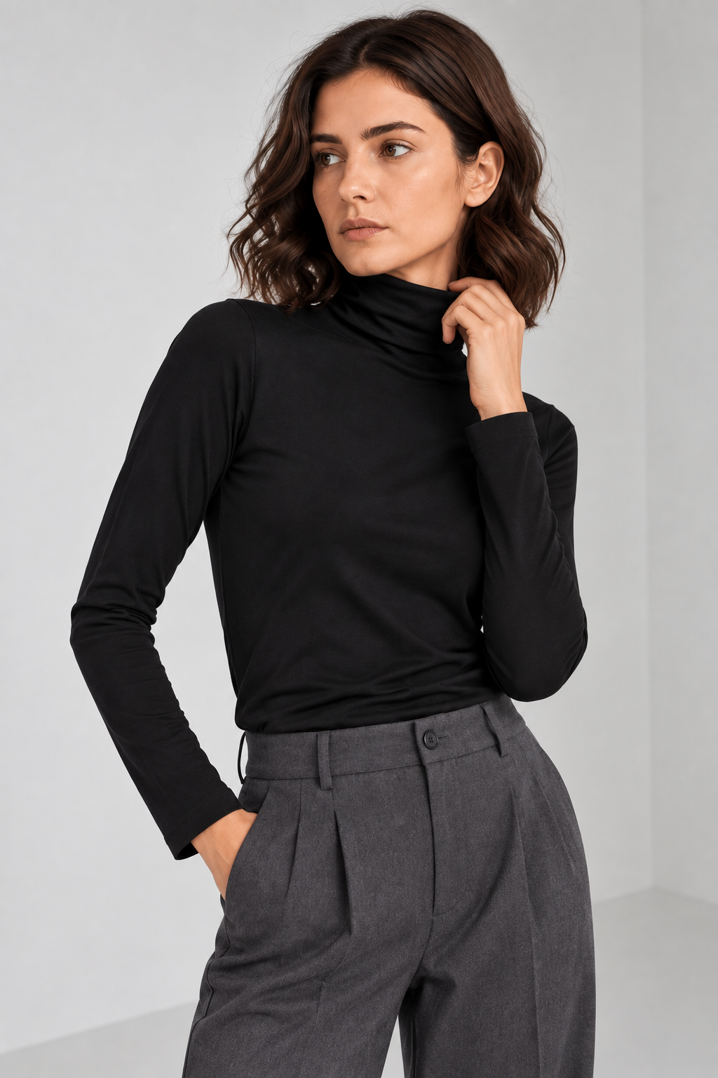 Camiseta cuello cisne negro WNT Collection